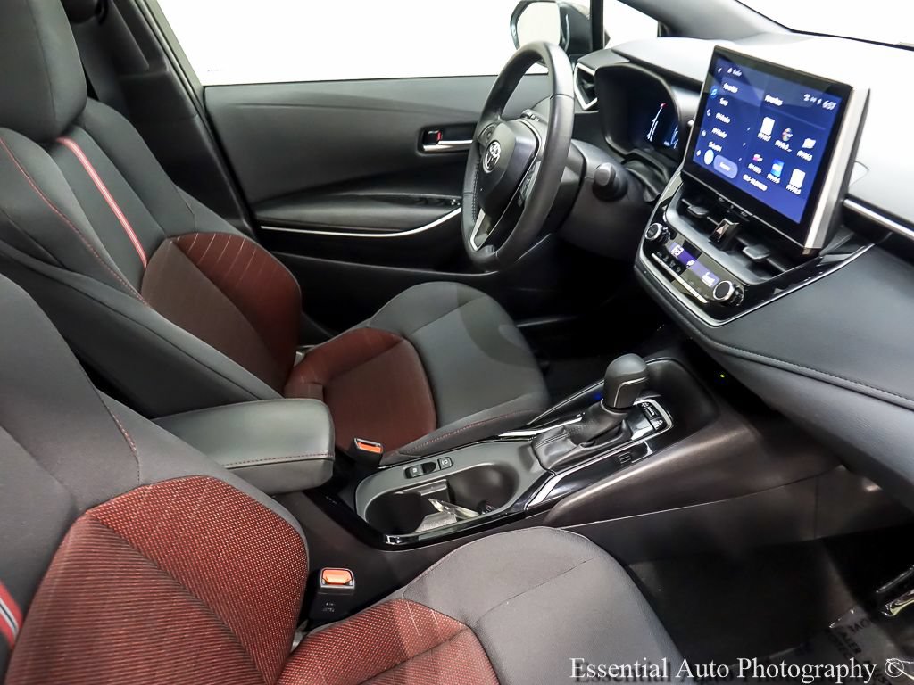 Used 2025 Toyota Corolla SE w/ SE Premium Package FWD image 26