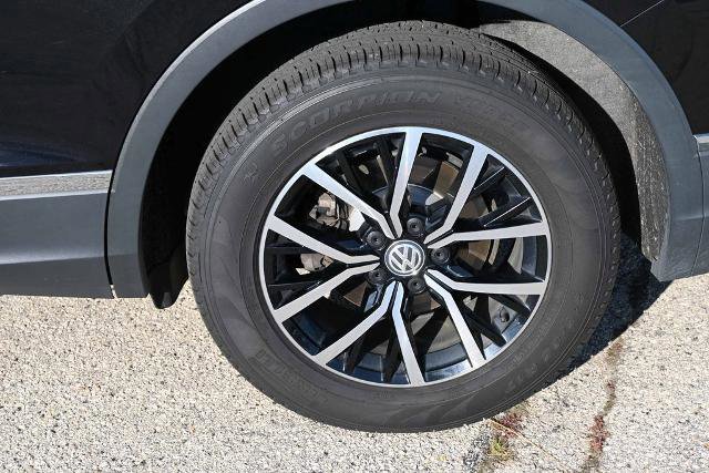 Used 2021 Volkswagen Tiguan SE image 14