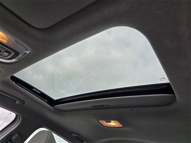 Used 2025 Hyundai Elantra SEL image 17