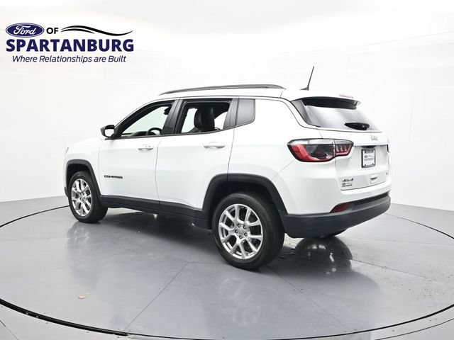 Used 2023 Jeep Compass Latitude AWD/4WD image 5