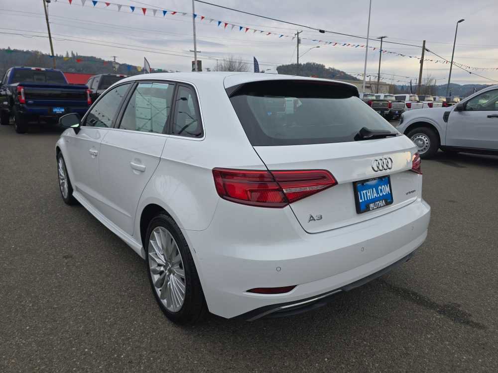 Used 2017 Audi A3 e-tron Premium Plus w/ Technology Package image 4