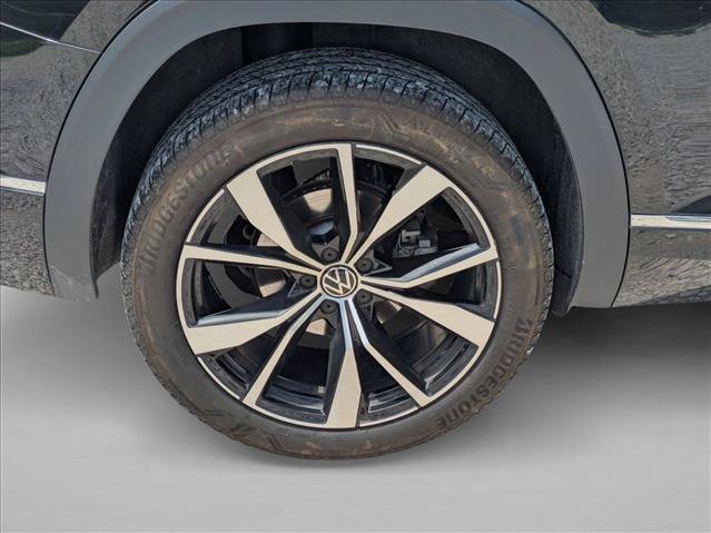 Used 2024 Volkswagen Atlas SEL Premium R-Line AWD/4WD image 10