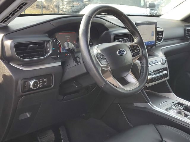 Certified 2022 Ford Explorer XLT w/ Equipment Group 202A image 11