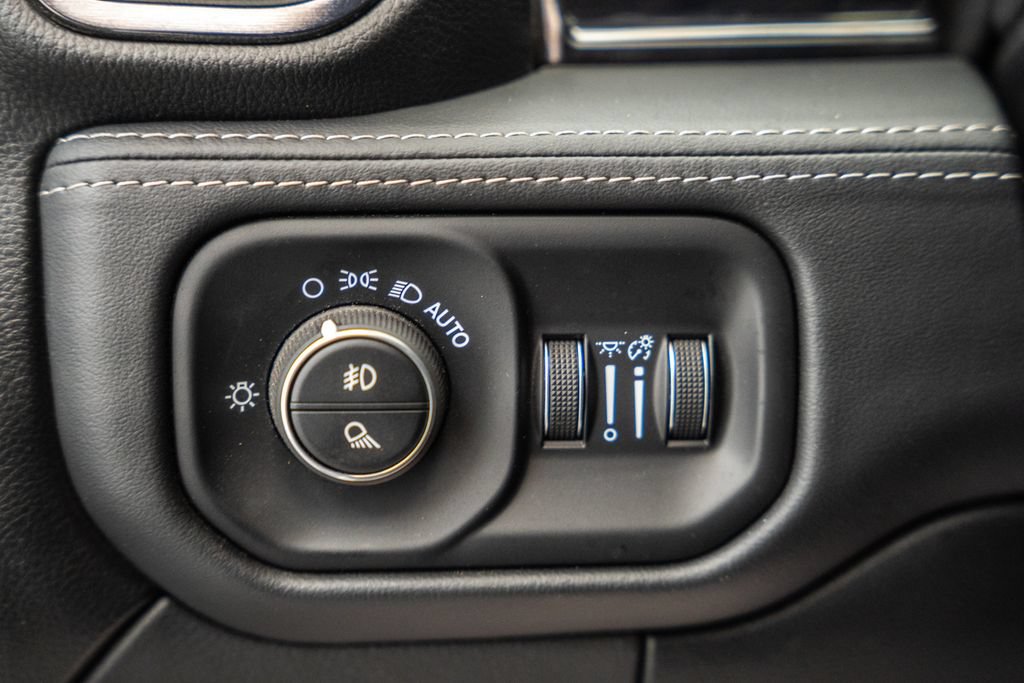 Used 2023 RAM 3500 Limited AWD/4WD image 52