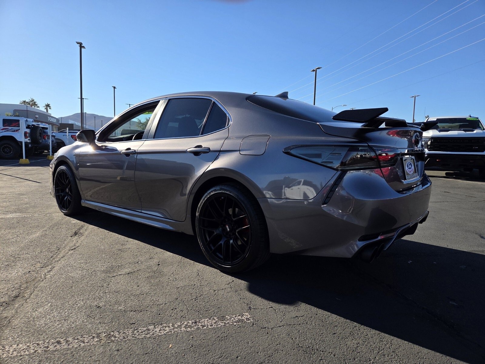 Used 2024 Toyota Camry SE image 4