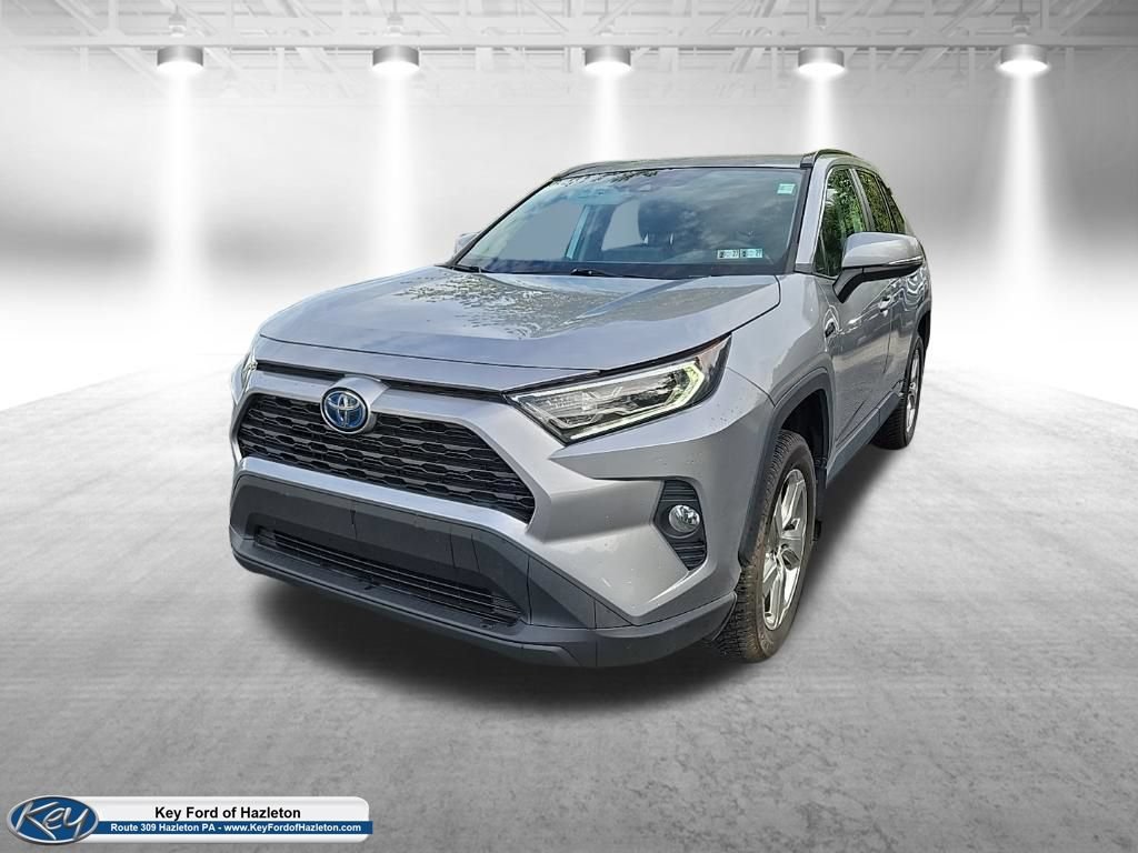 Used 2021 Toyota RAV4 XLE Premium AWD/4WD image 3