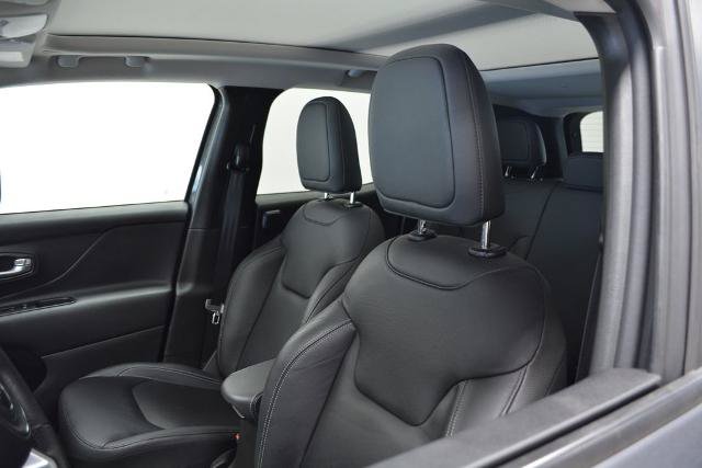 Used 2023 Jeep Renegade Limited w/ Sun/Sound Group AWD/4WD image 9