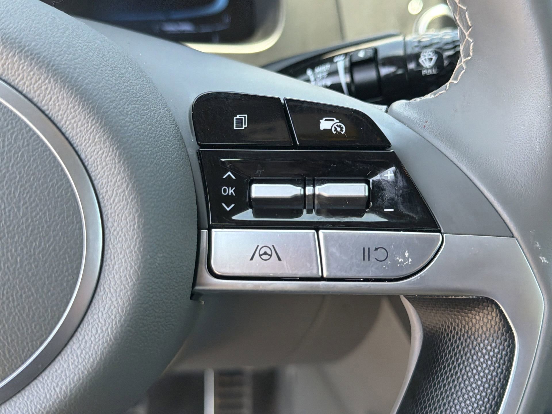 Used 2025 Hyundai Elantra Sport image 20