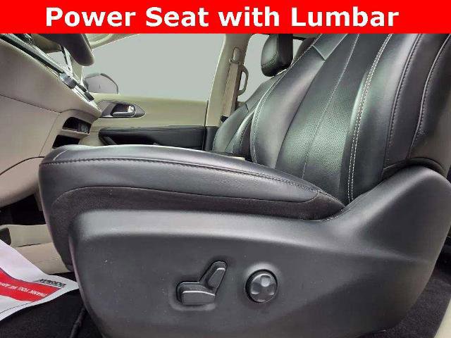 Used 2024 Chrysler Pacifica SELECT image 22