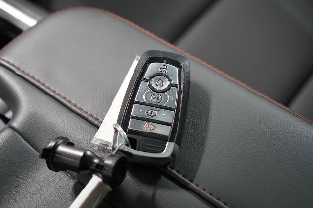 Certified 2025 Ford Expedition Active AWD/4WD image 35