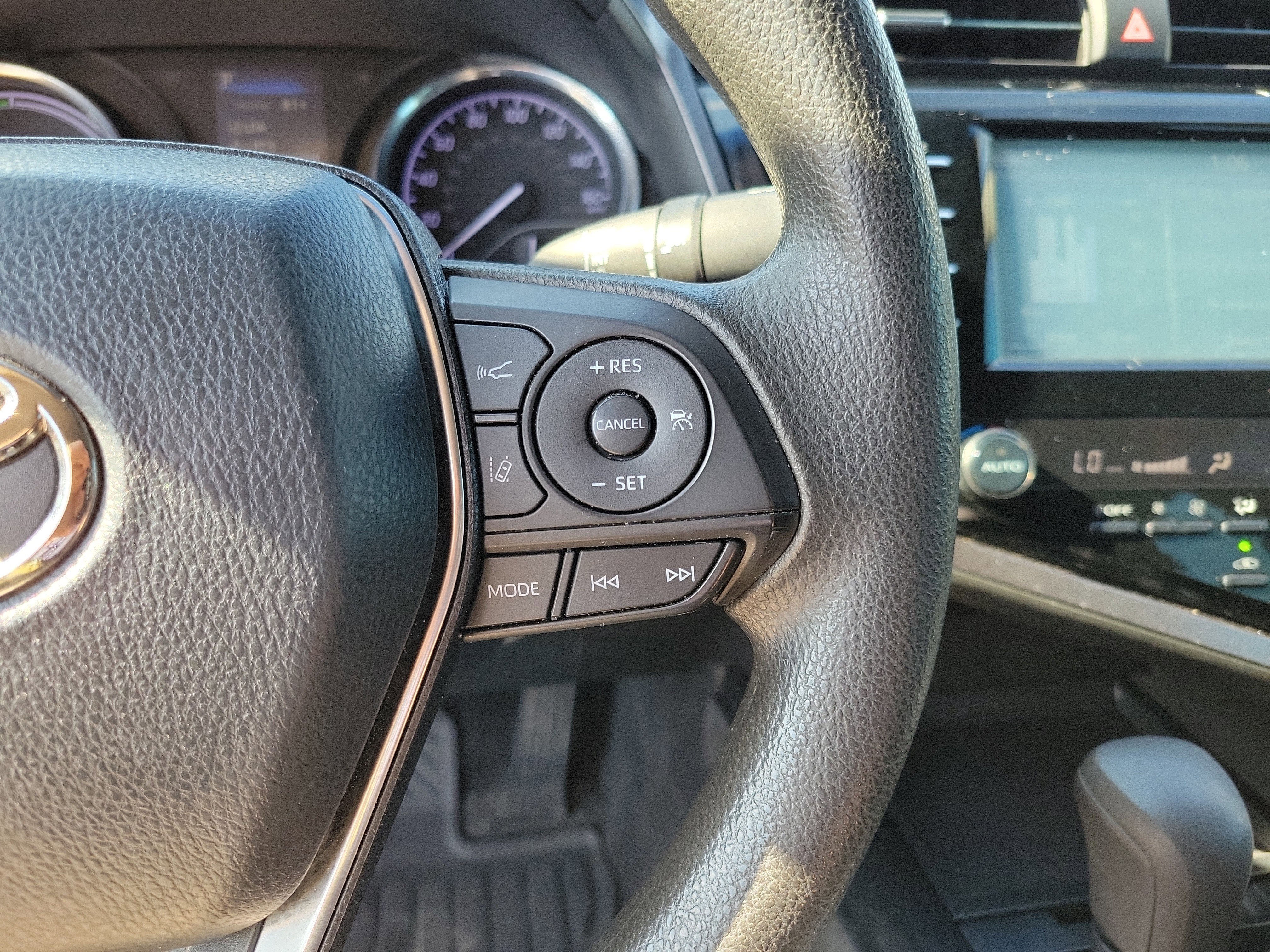 Used 2018 Toyota Camry LE image 13