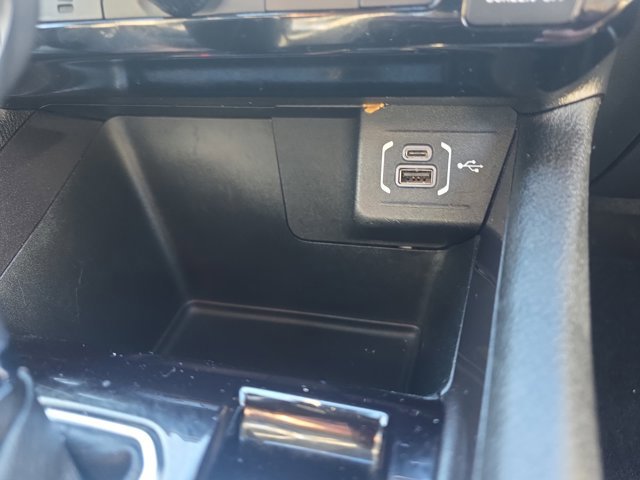 Used 2023 Jeep Compass Latitude w/ Sun and Sound Group image 39