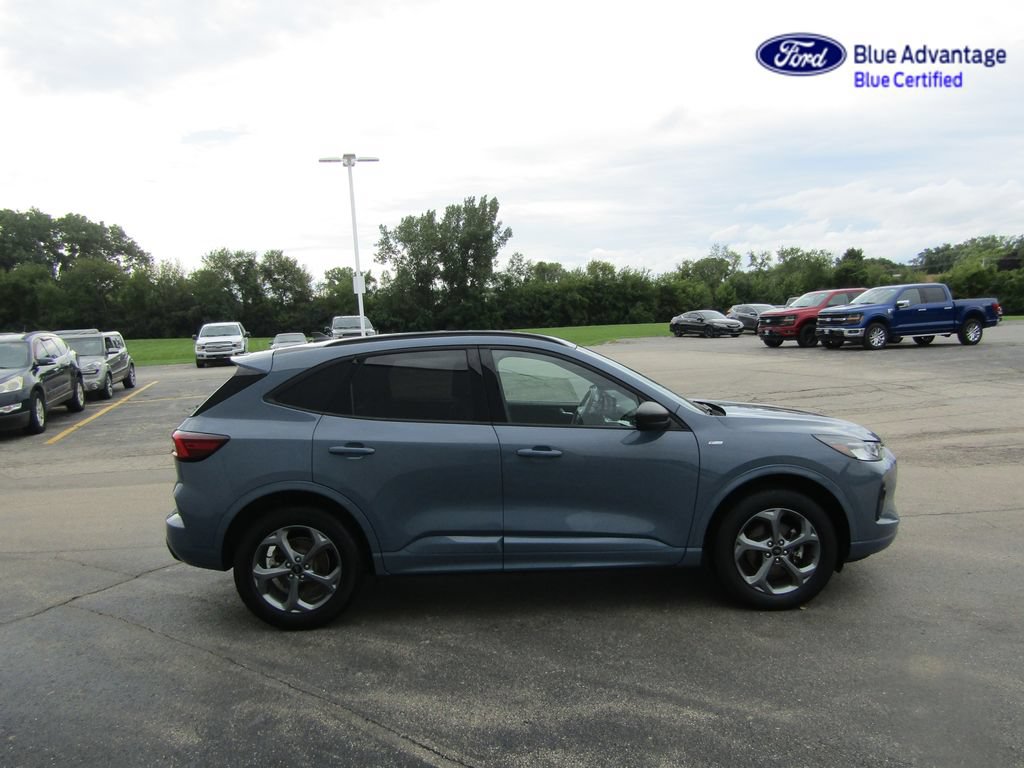 Certified 2024 Ford Escape ST-Line w/ Tech Pack #1 AWD/4WD image 9