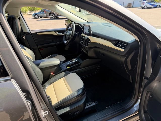 Certified 2021 Ford Escape Titanium w/ Titanium Elite Package AWD/4WD image 32