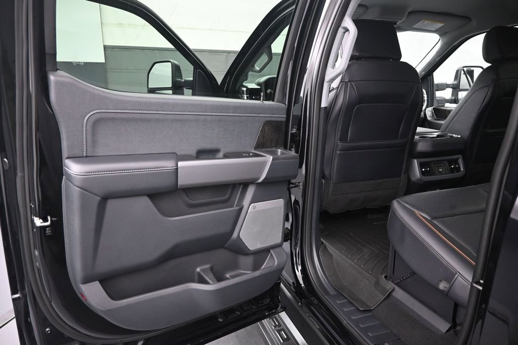 Certified 2025 Ford F350 Lariat w/ Black Appearance Package AWD/4WD image 10
