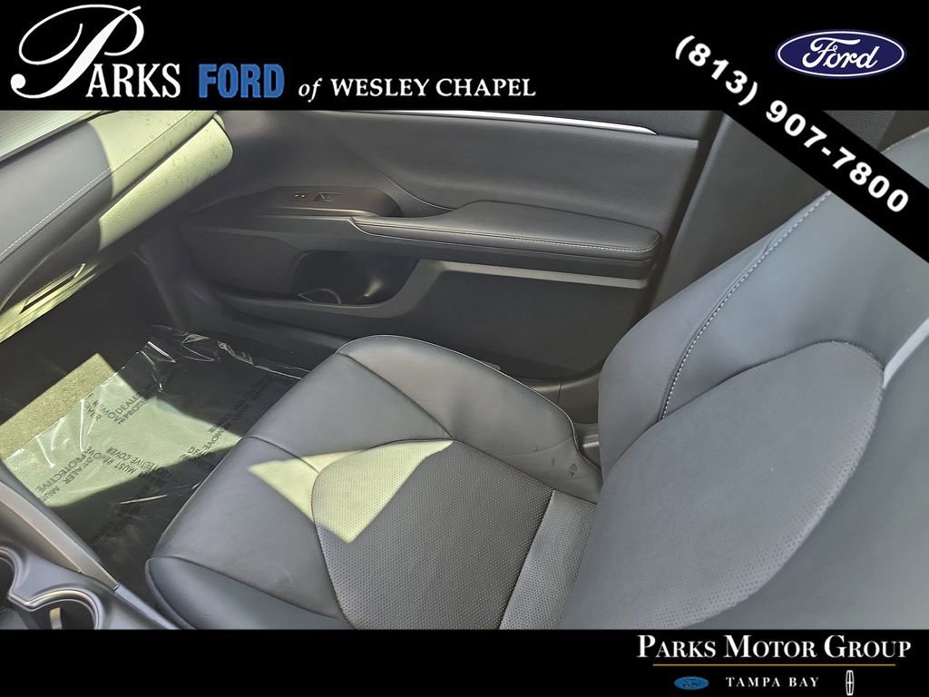 Used 2022 Toyota Camry XSE image 13