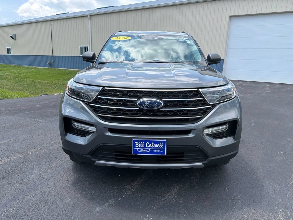 Certified 2024 Ford Explorer XLT w/ Equipment Group 202A AWD/4WD image 9