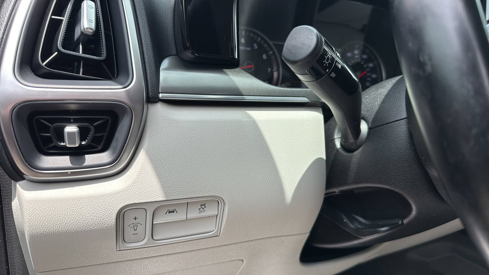 Used 2021 Kia Sorento S FWD image 17