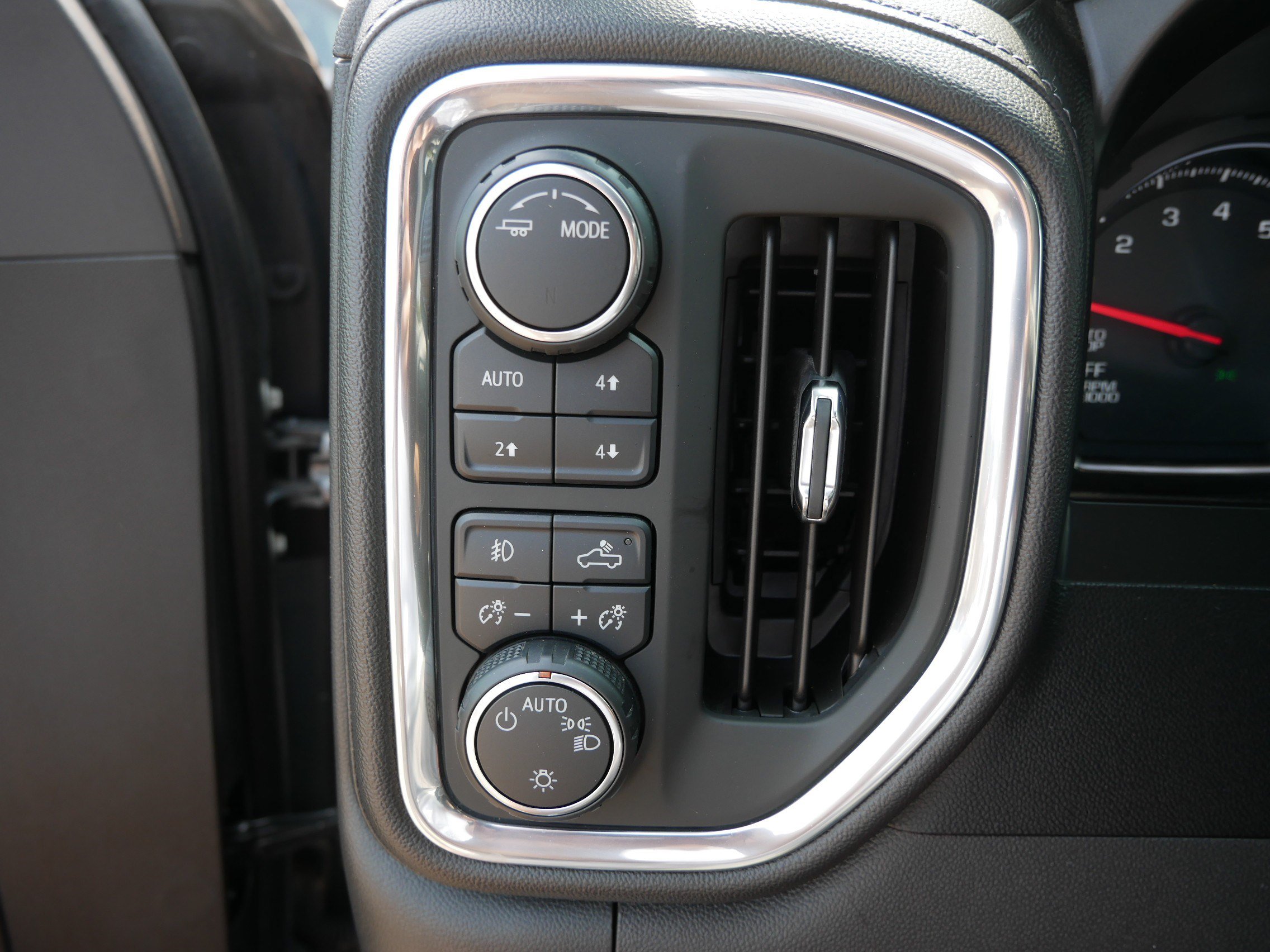 Used 2020 Chevrolet Silverado 1500 RST AWD/4WD image 26