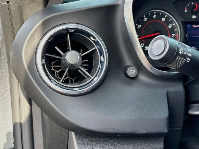 Used 2020 Chevrolet Camaro LT RWD image 10