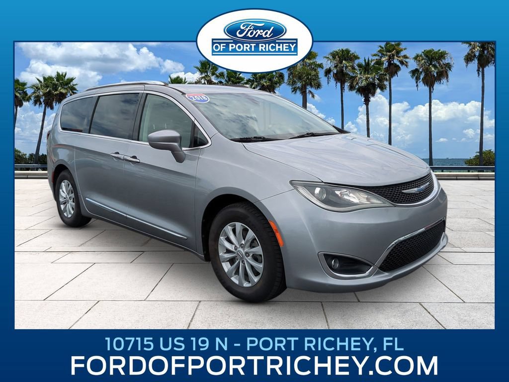 Used 2018 Chrysler Pacifica Touring-L FWD video 1