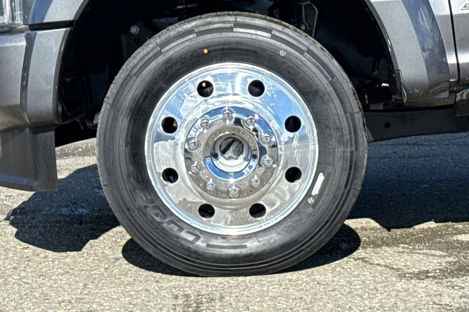 Certified 2021 Ford F450 Platinum w/ FX4 Off-Road Package image 27