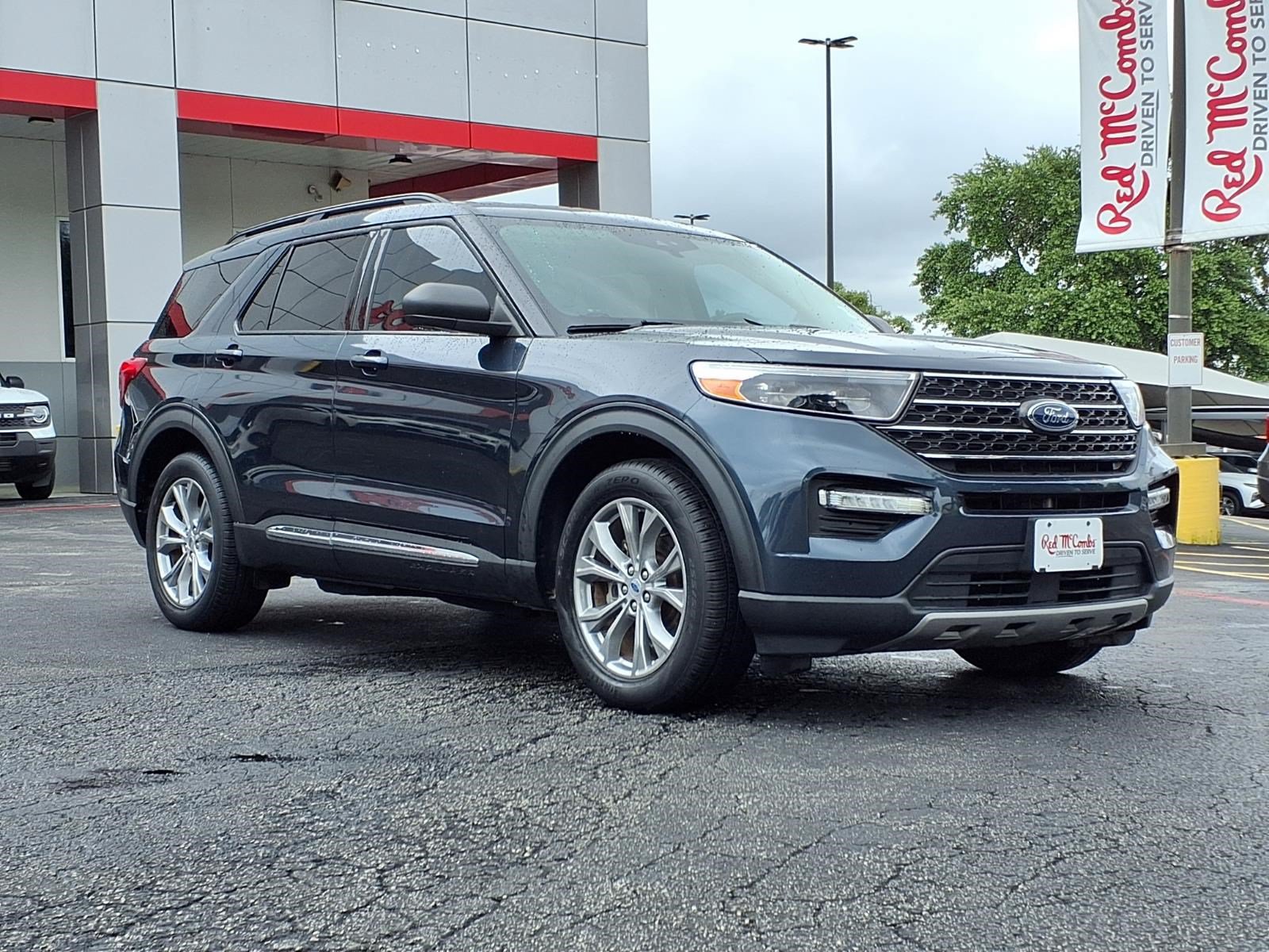 Certified 2022 Ford Explorer XLT w/ Equipment Group 202A RWD image 4