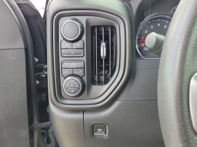 Used 2023 Chevrolet Silverado 2500 Custom w/ Custom Convenience Package image 27