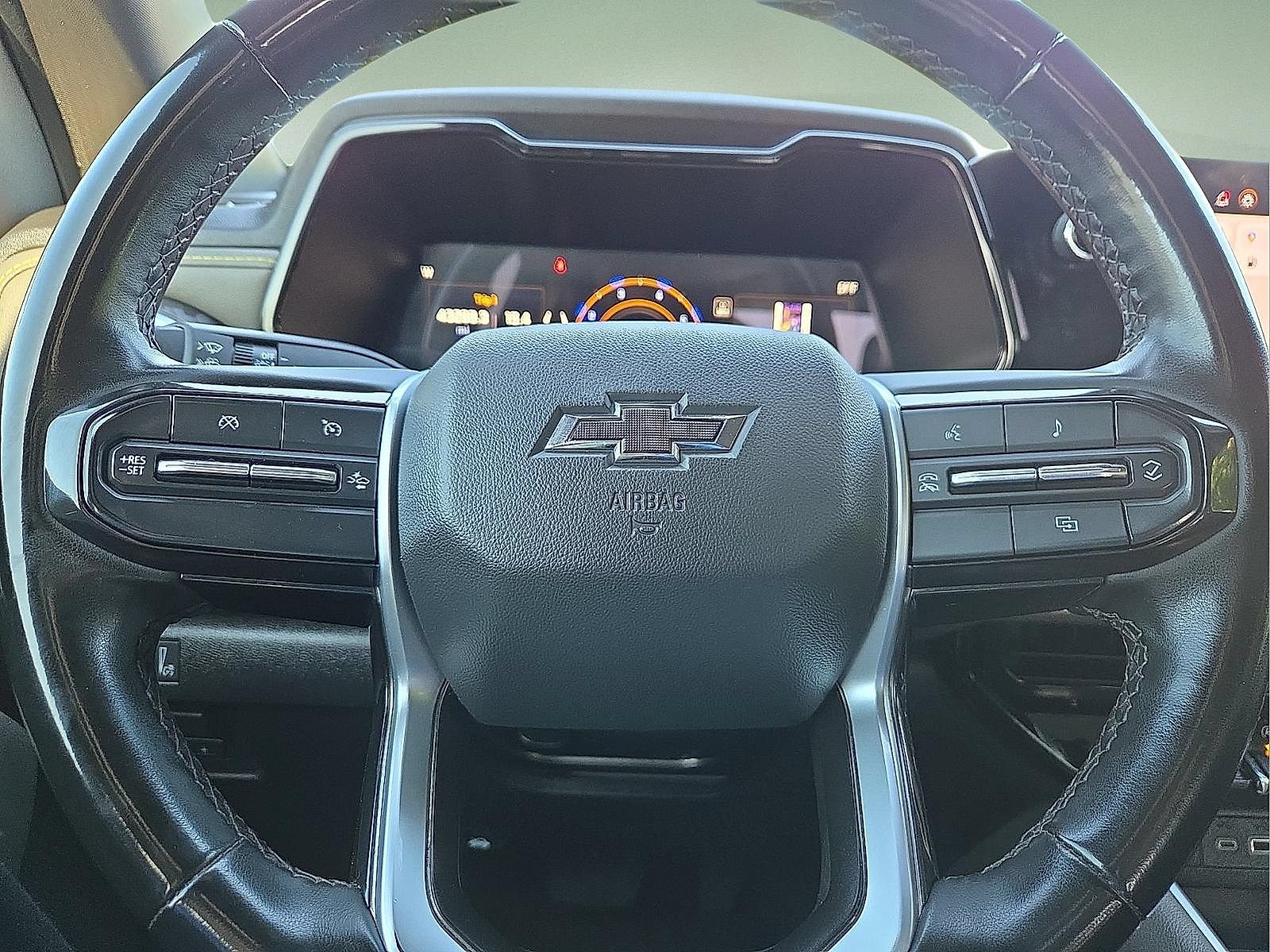Used 2024 Chevrolet Colorado ZR2 w/ Technology Package AWD/4WD image 24