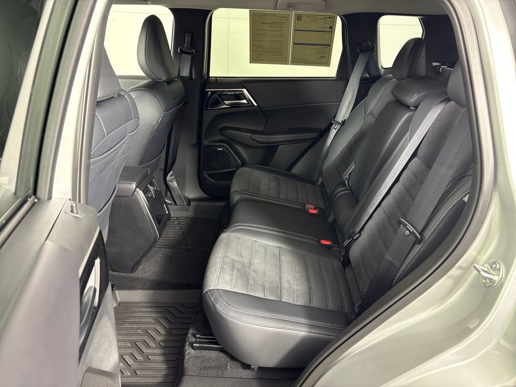 Used 2026 Mitsubishi Outlander SE FWD image 30