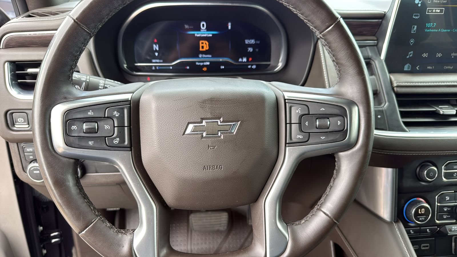 Used 2023 Chevrolet Suburban Z71 w/ Luxury Package AWD/4WD image 15