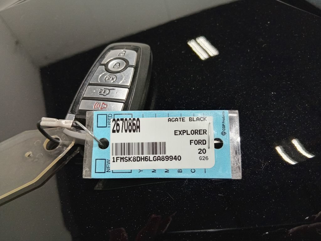 Certified 2020 Ford Explorer XLT w/ Equipment Group 202A AWD/4WD image 26