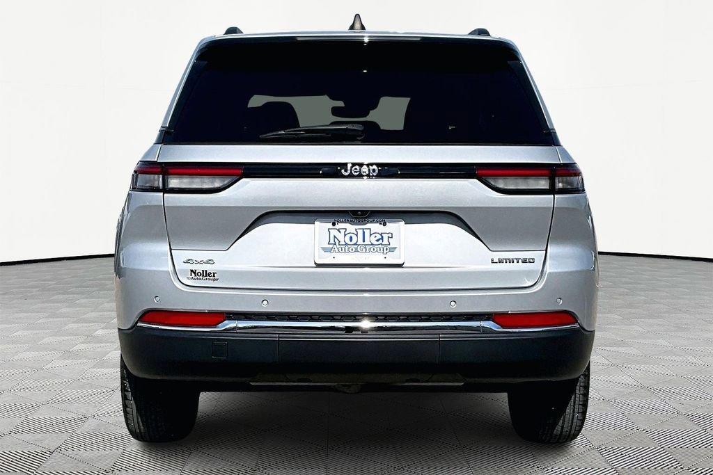 Used 2023 Jeep Grand Cherokee Limited AWD/4WD image 4