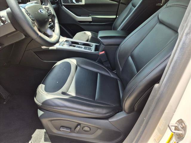 Certified 2023 Ford Explorer XLT w/ Equipment Group 202A RWD image 15