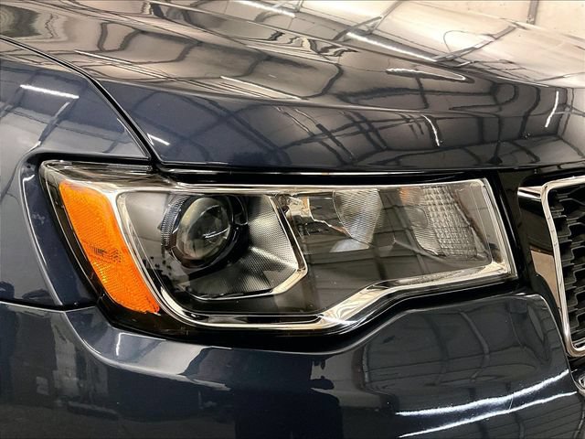 Used 2021 Jeep Grand Cherokee Limited AWD/4WD image 27