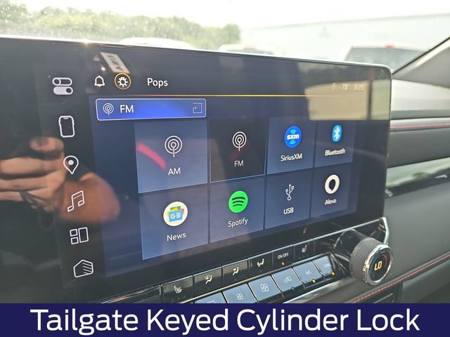 Used 2024 Chevrolet Colorado Z71 w/ Z71 Convenience Package 2 AWD/4WD image 24