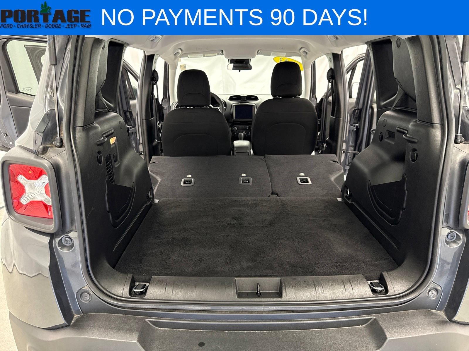 Used 2023 Jeep Renegade Latitude AWD/4WD image 38
