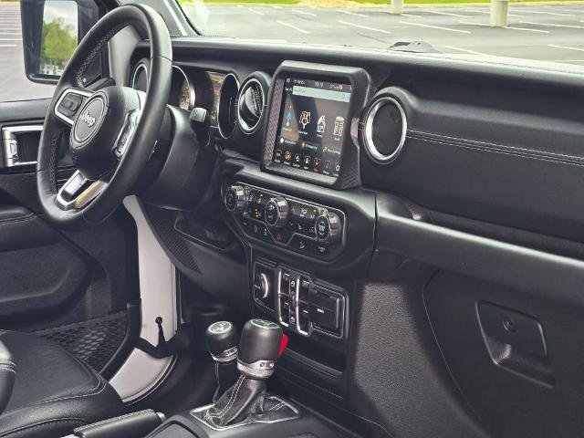 Used 2019 Jeep Wrangler Unlimited Sahara w/ Dual Top Group AWD/4WD image 7