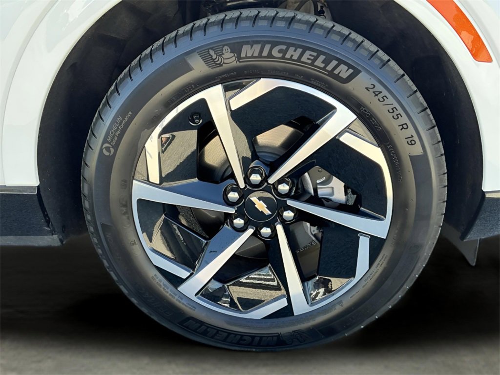 Used 2025 Chevrolet Equinox EV LT image 17