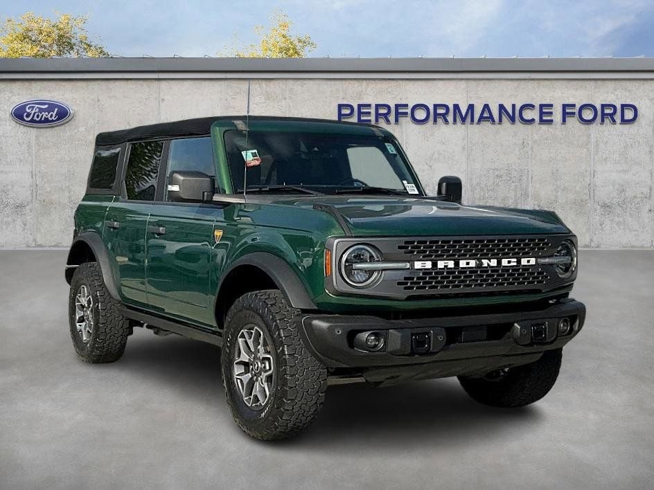 Certified 2023 Ford Bronco Badlands AWD/4WD image 3
