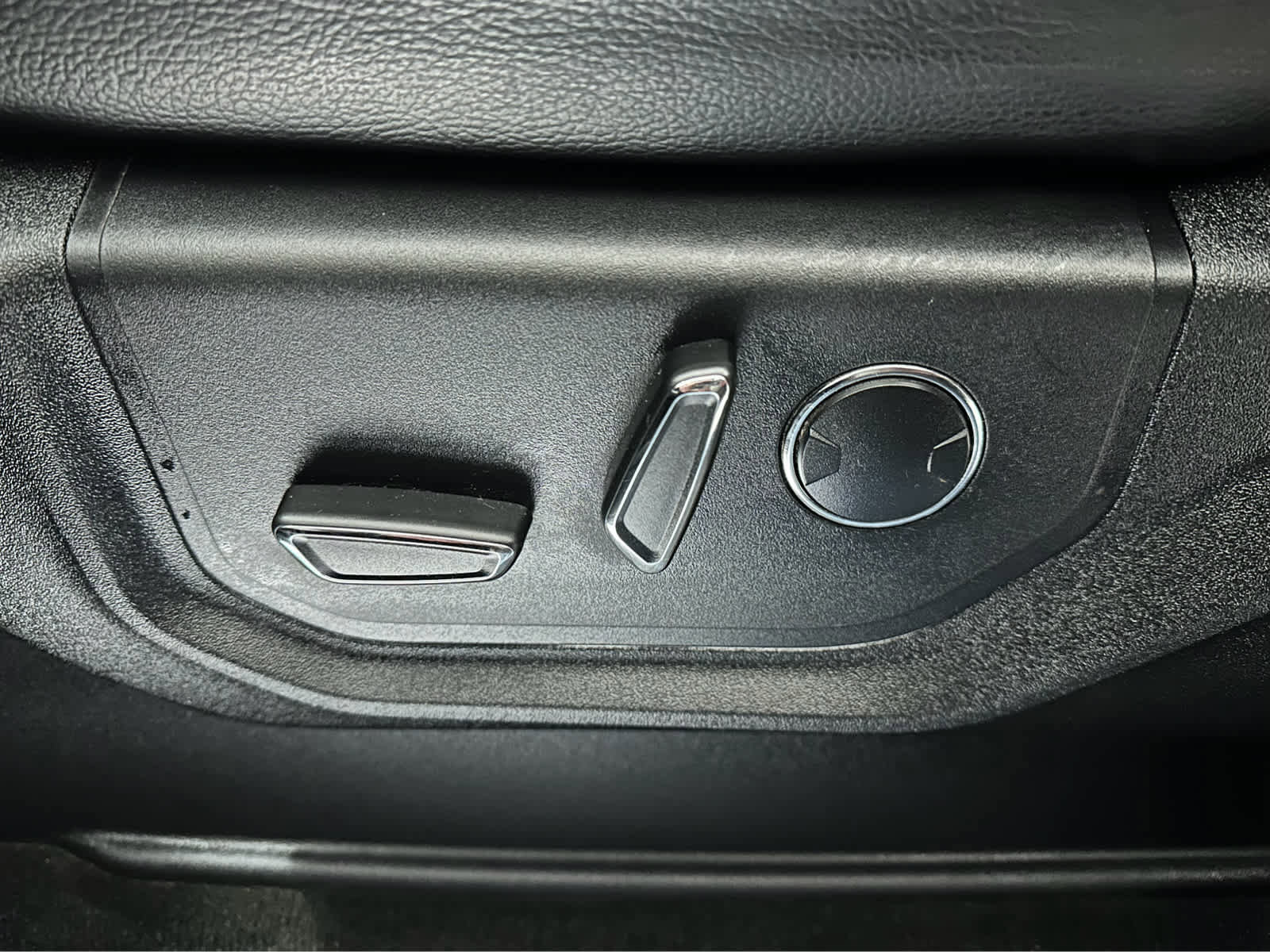 Certified 2017 Ford F350 Lariat w/ Chrome Package image 14