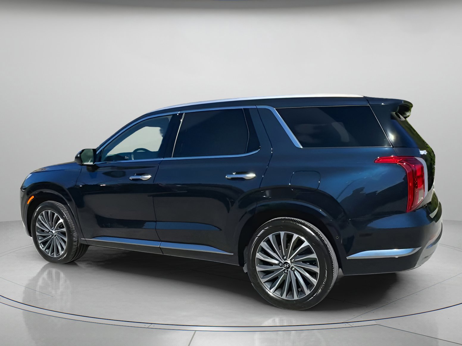 Used 2024 Hyundai Palisade Calligraphy image 11