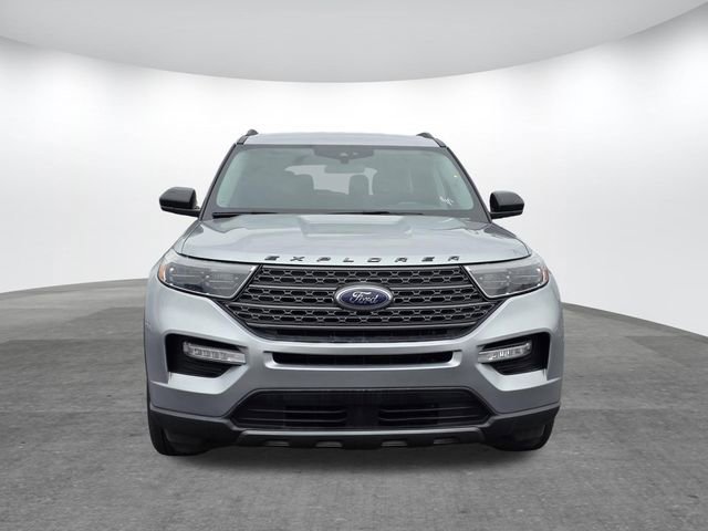 Certified 2022 Ford Explorer XLT w/ Equipment Group 202A RWD image 2