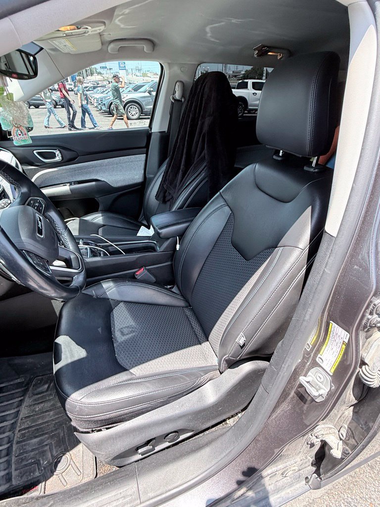 Used 2022 Jeep Compass Latitude w/ Convenience Group AWD/4WD image 5