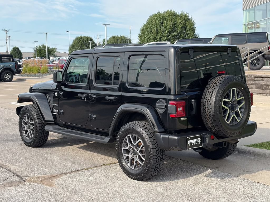 Used 2024 Jeep Wrangler Unlimited Sahara AWD/4WD image 4