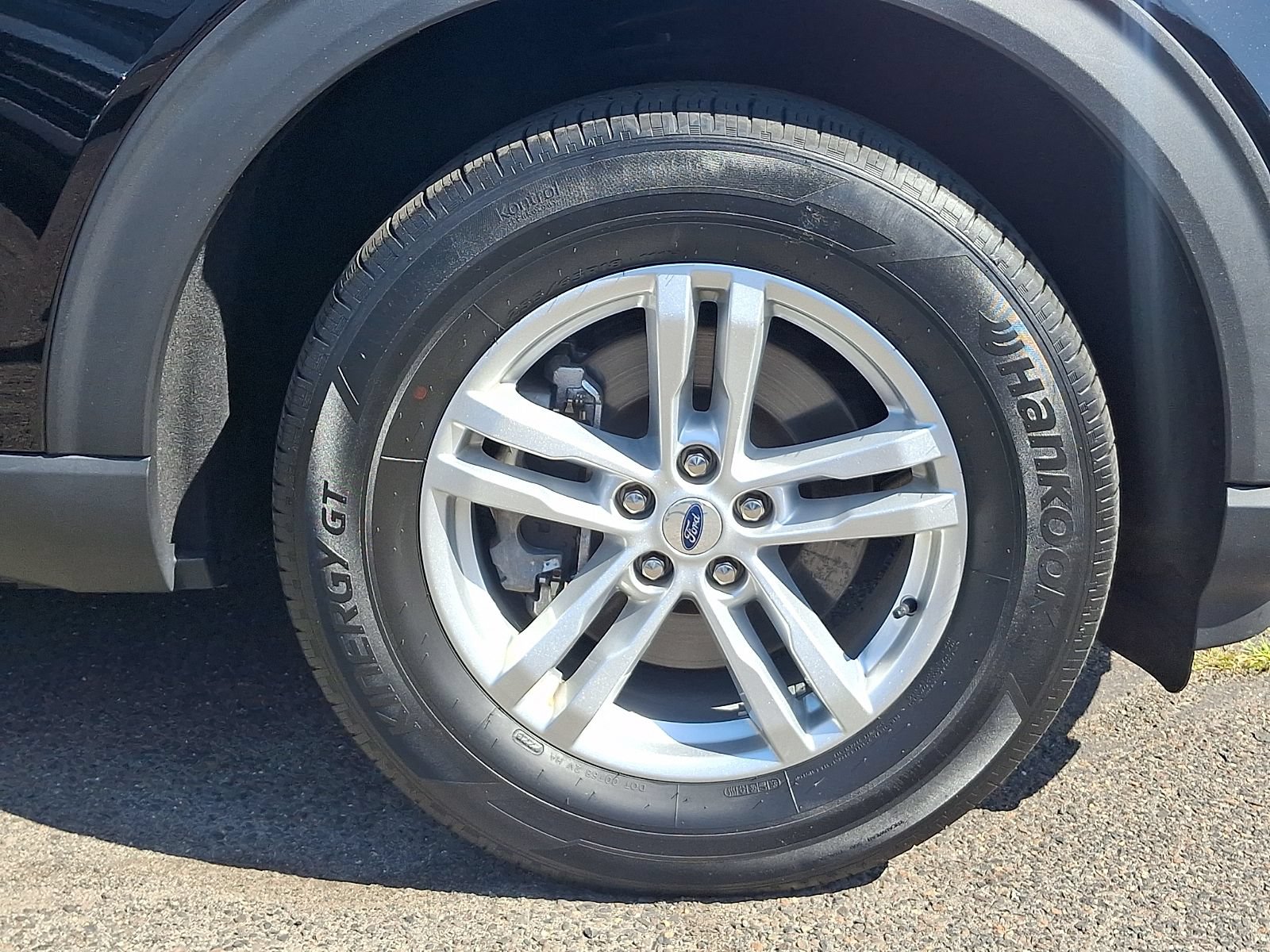 Certified 2023 Ford Explorer XLT w/ Equipment Group 202A AWD/4WD image 9