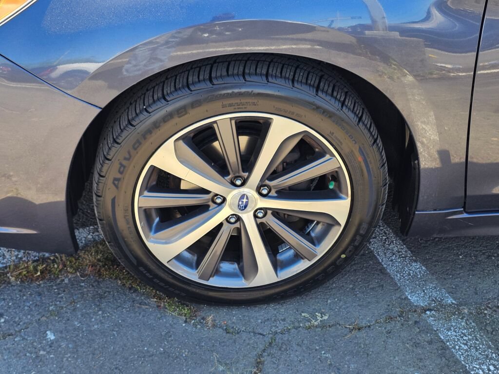 Used 2017 Subaru Legacy 2.5i Limited AWD/4WD image 10