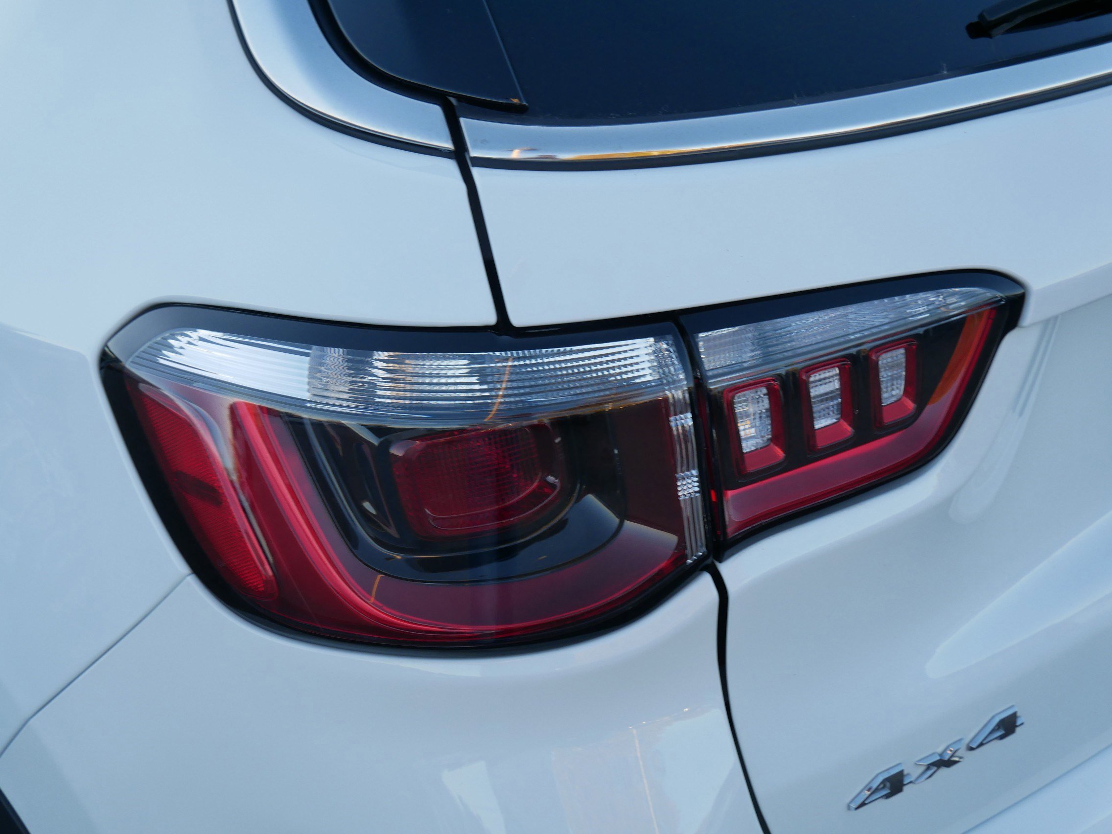 Used 2024 Jeep Compass Latitude image 17