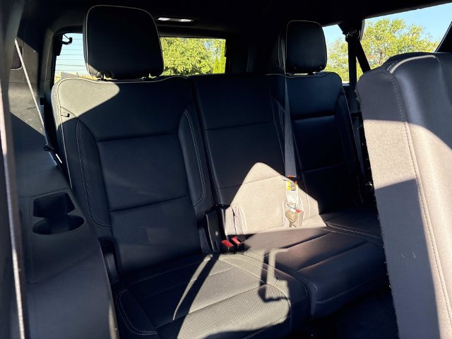 Used 2023 GMC Yukon XL SLT w/ SLT Luxury Package RWD image 22