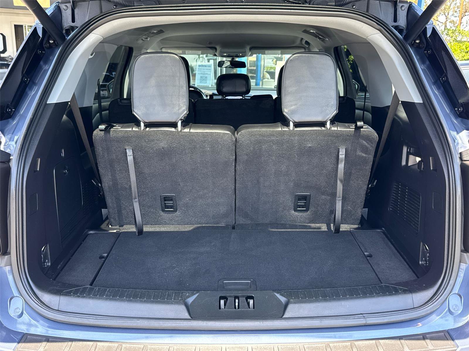 Certified 2021 Ford Explorer XLT w/ Equipment Group 202A RWD image 9